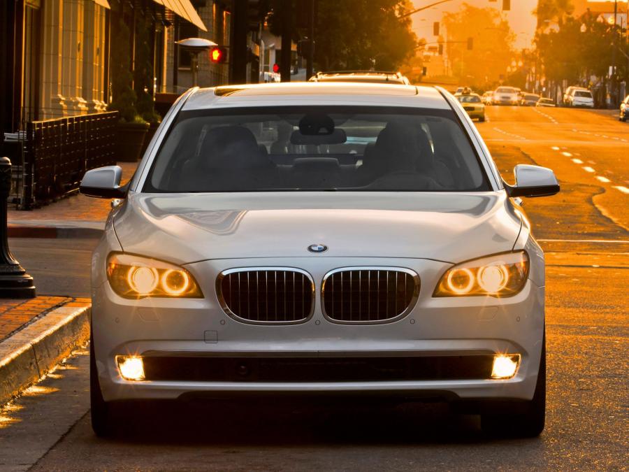  BMW 750iL 2009 года  (US) (фото 5 из 5)